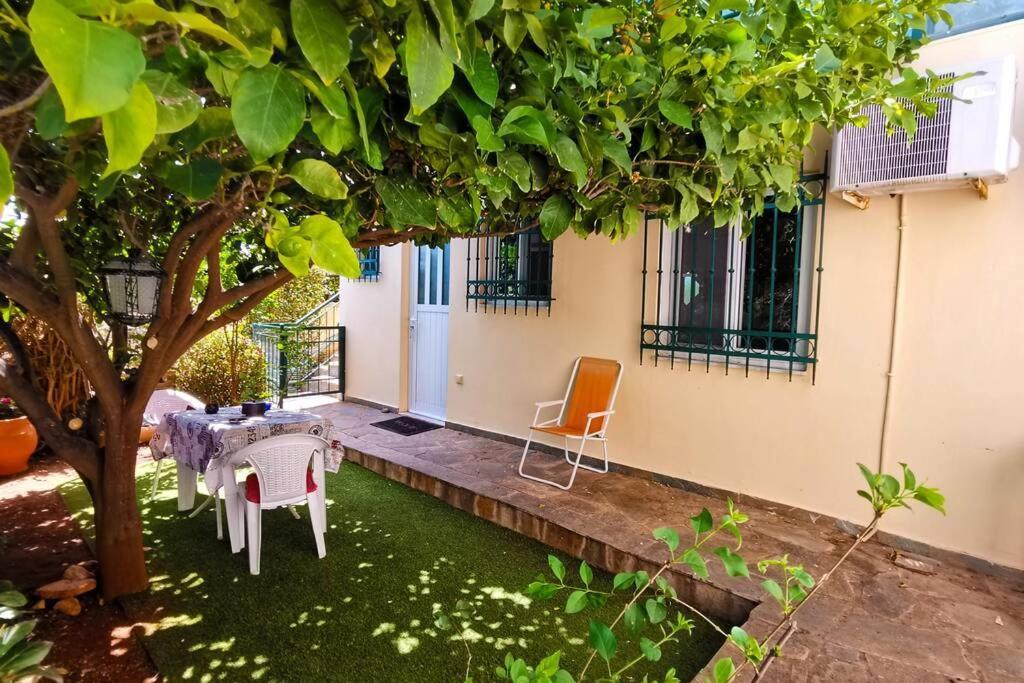 Cosy Guest House With Private Yard Saronida Exterior foto
