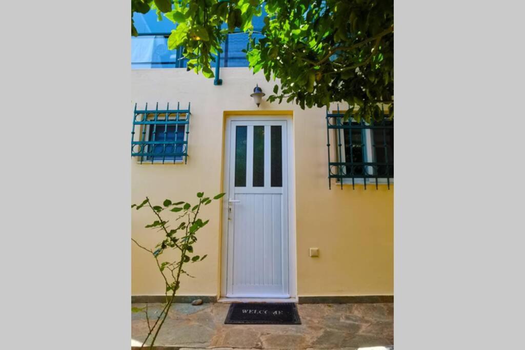 Cosy Guest House With Private Yard Saronida Exterior foto